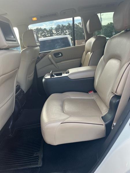 Nissan Armada Platinum AWD 2017