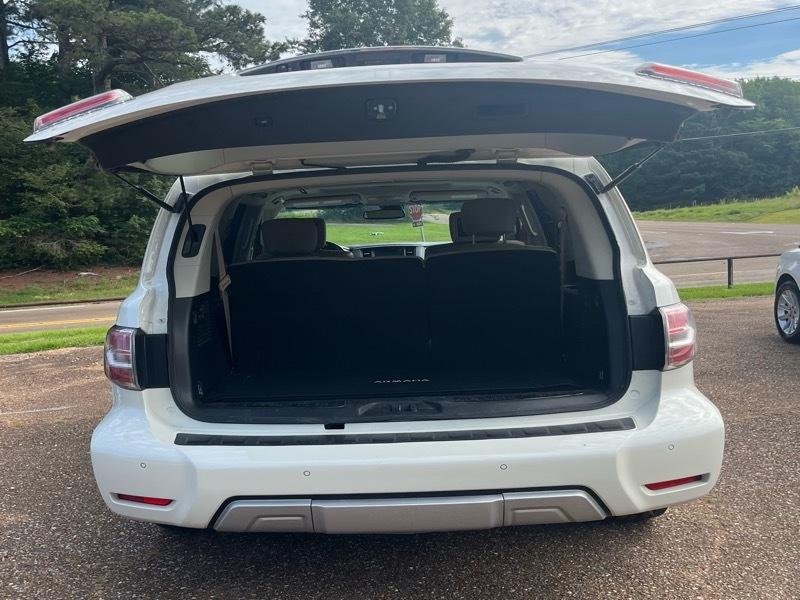 Nissan Armada Platinum AWD 2017