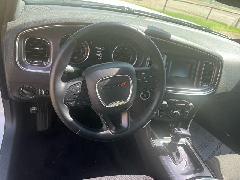 Dodge Charger SE 2015