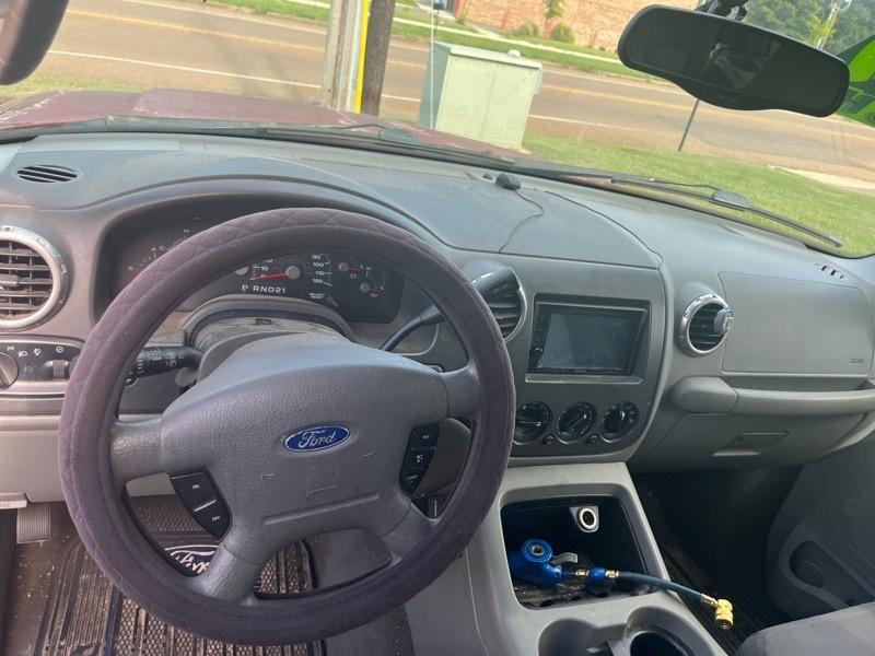 Ford Expedition XLT 4.6L 2WD 2004