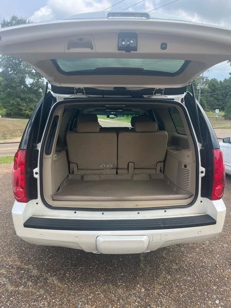 GMC Yukon XL SLT 1/2 Ton 4WD 2014