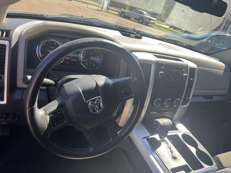 RAM 1500 SLT Crew Cab 4WD 2012