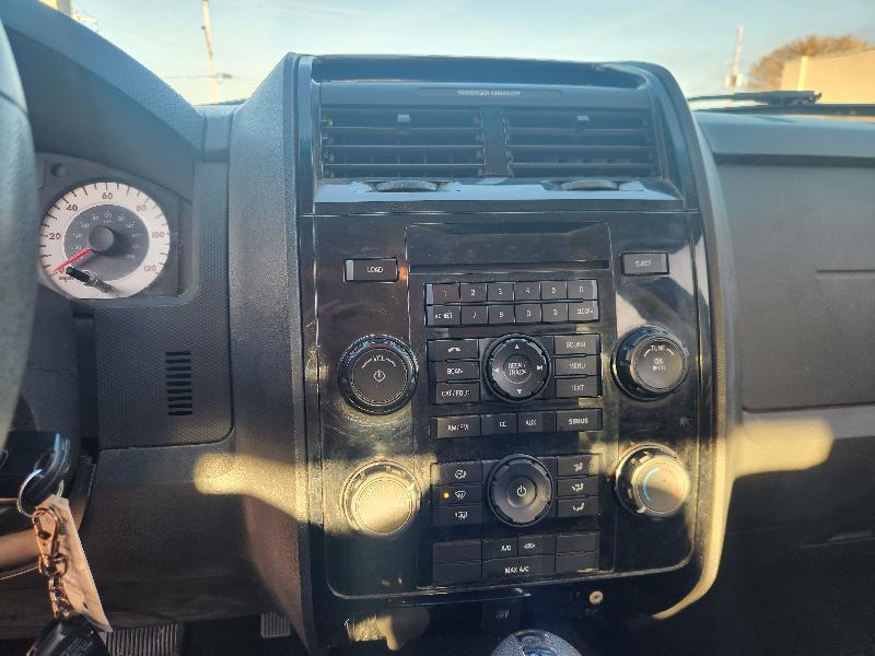 Mazda Tribute i Grand Touring 2011