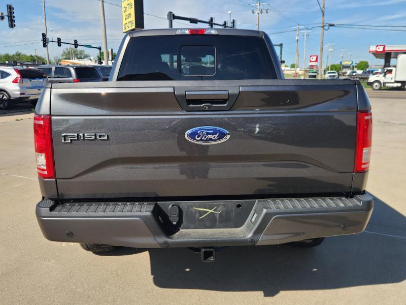 Ford F-150 XLT SuperCrew Short Bed 4WD 2015