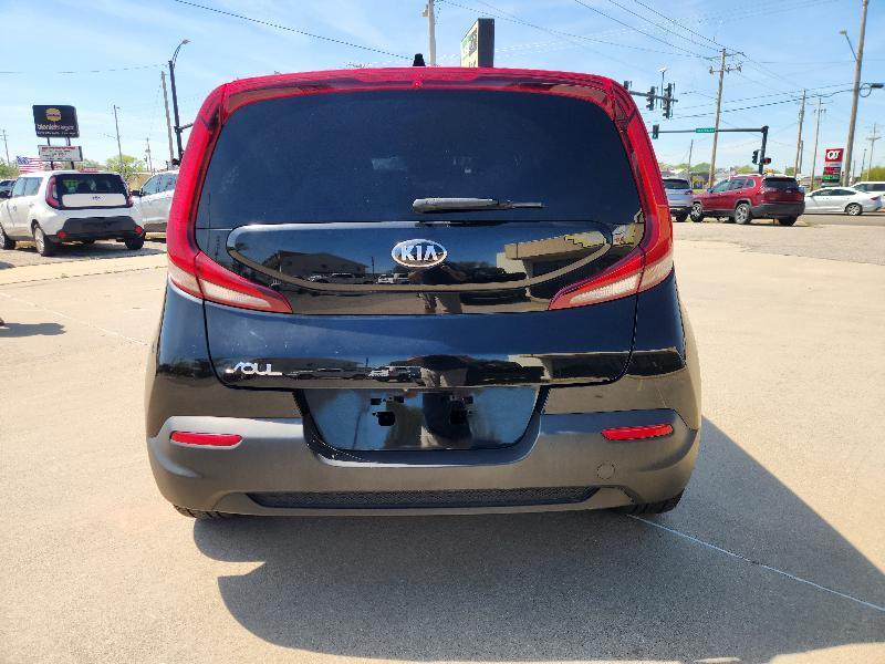 Kia Soul LX 2021