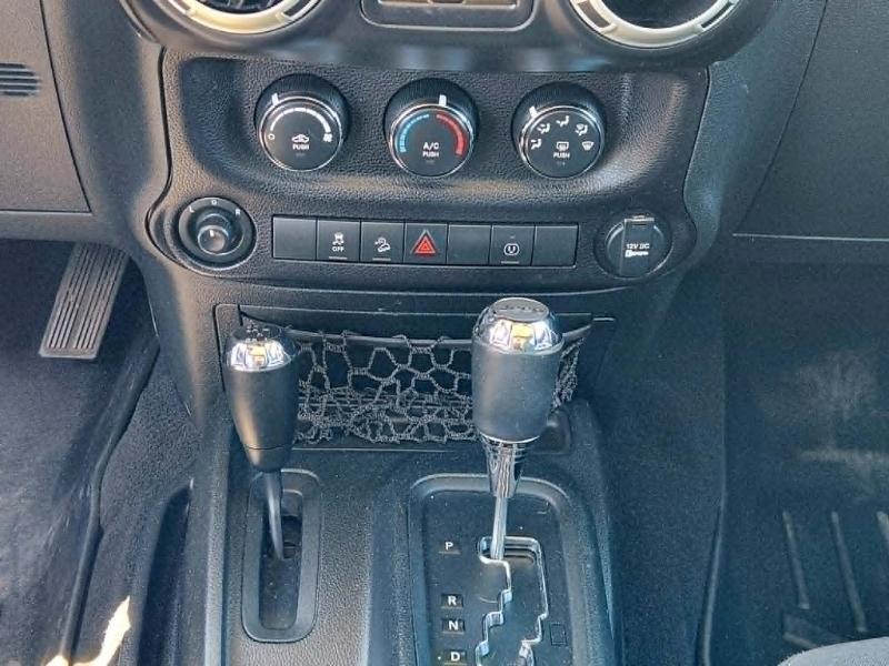 Jeep Wrangler Unlimited Sahara 4WD 2017