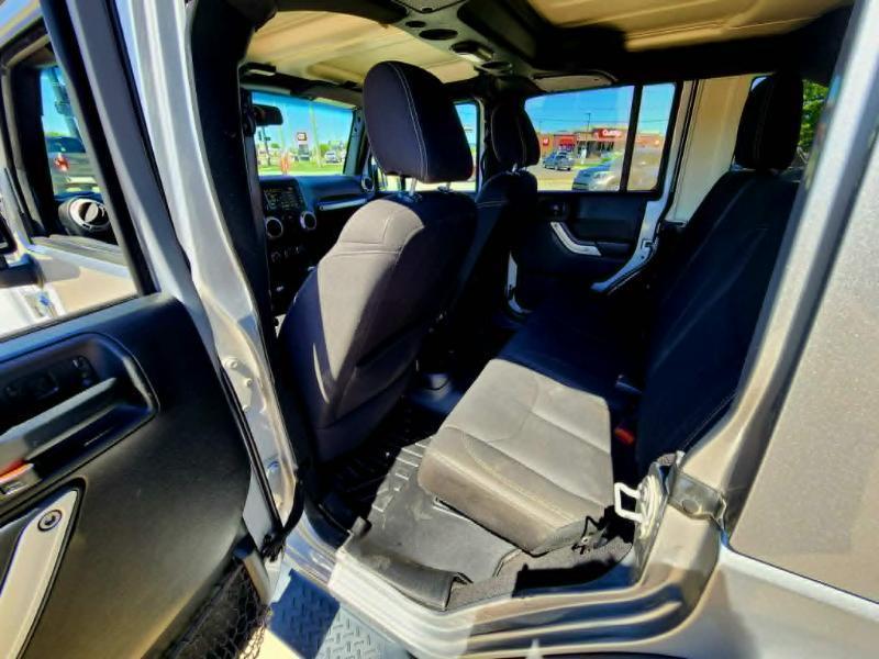 Jeep Wrangler Unlimited Sahara 4WD 2017