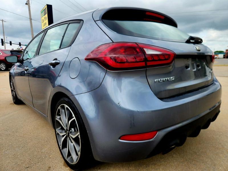 Kia Forte 5-Door  2017