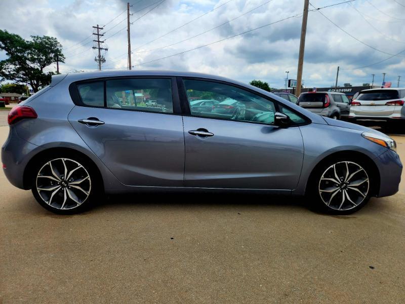 Kia Forte 5-Door  2017