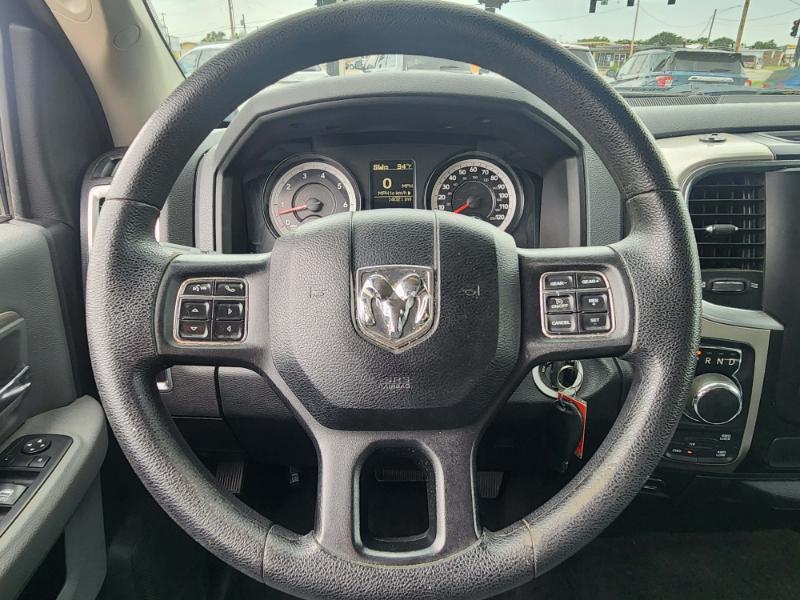 RAM 1500 SLT Crew Cab SWB 4WD 2017