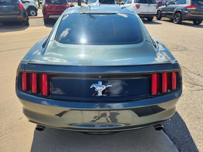 Ford Mustang V6 Coupe 2015