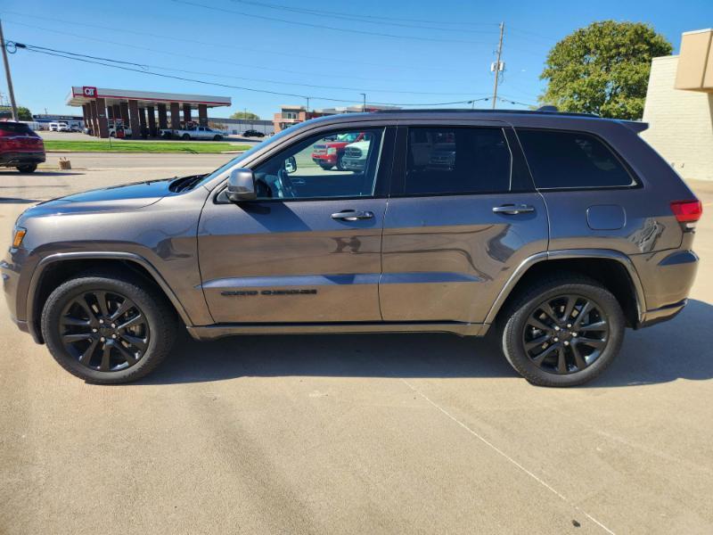Jeep Grand Cherokee Laredo 4WD 2021