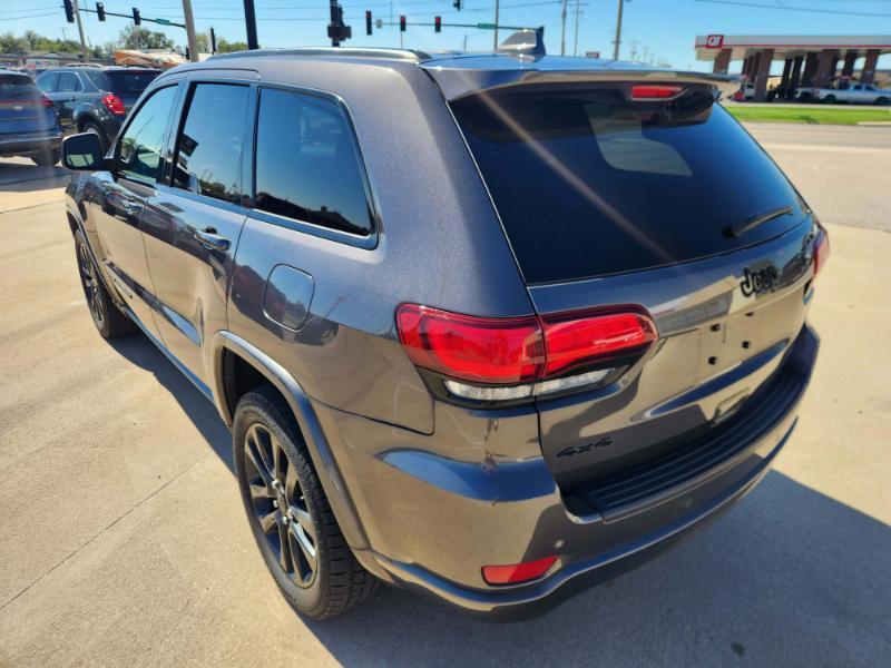 Jeep Grand Cherokee Laredo 4WD 2021
