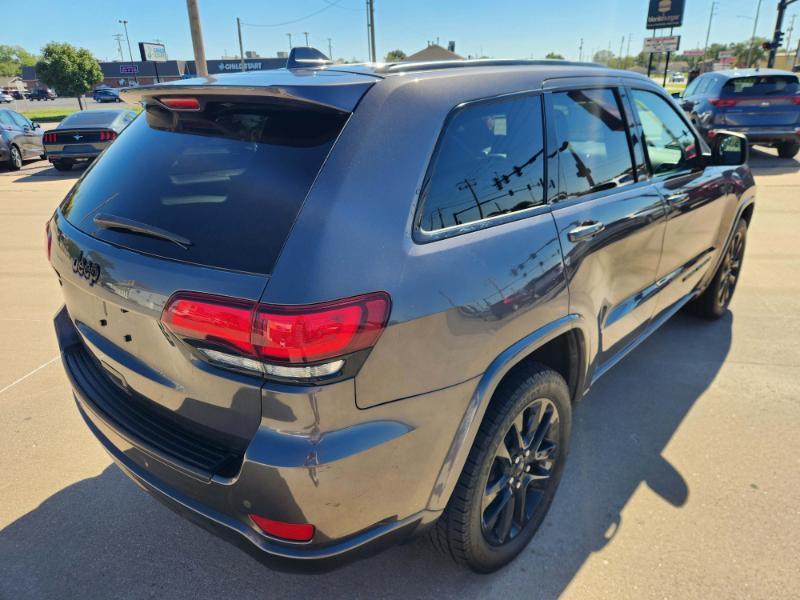 Jeep Grand Cherokee Laredo 4WD 2021