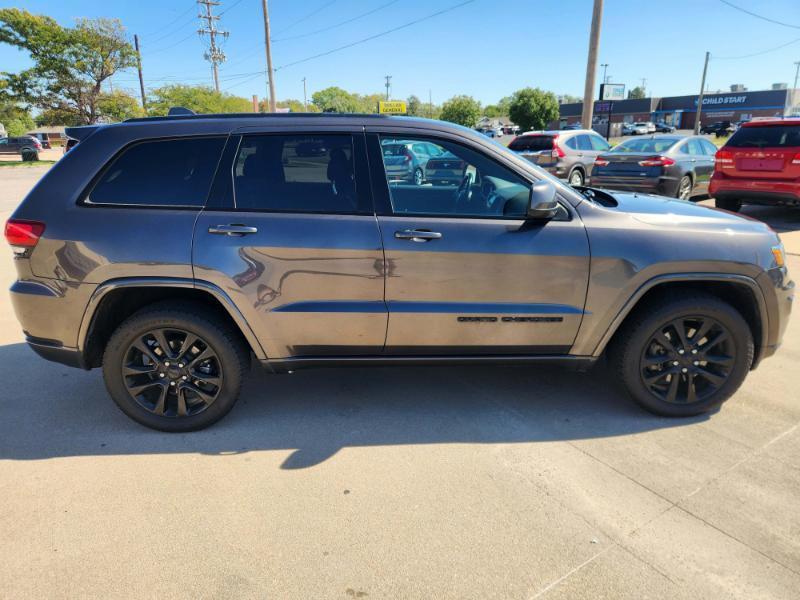 Jeep Grand Cherokee Laredo 4WD 2021