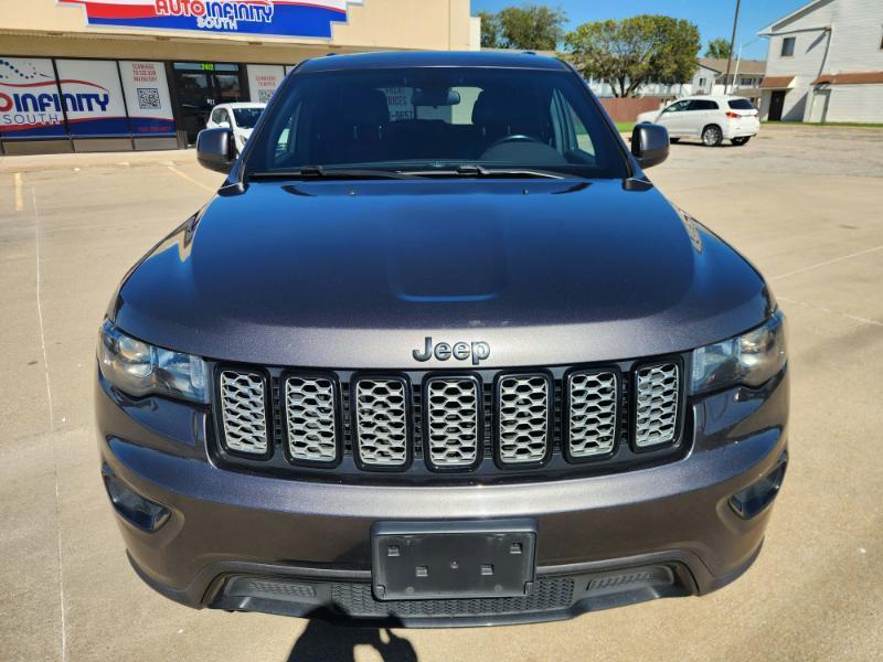 Jeep Grand Cherokee Laredo 4WD 2021