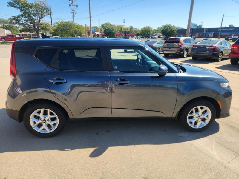 Kia Soul LX 2020