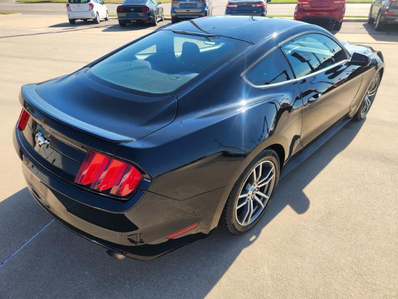 Ford Mustang EcoBoost Coupe 2017