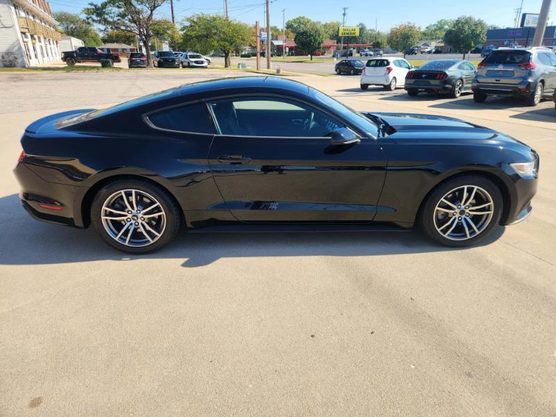 Ford Mustang EcoBoost Coupe 2017