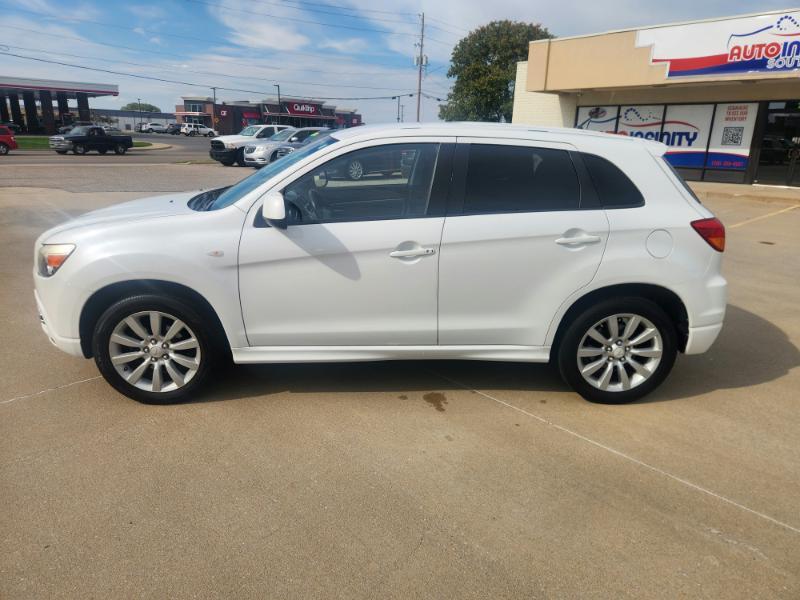 Mitsubishi Outlander Sport SE 4WD 2011