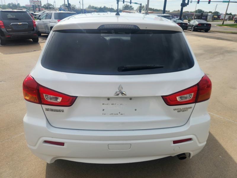 Mitsubishi Outlander Sport SE 4WD 2011