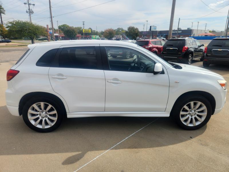 Mitsubishi Outlander Sport SE 4WD 2011