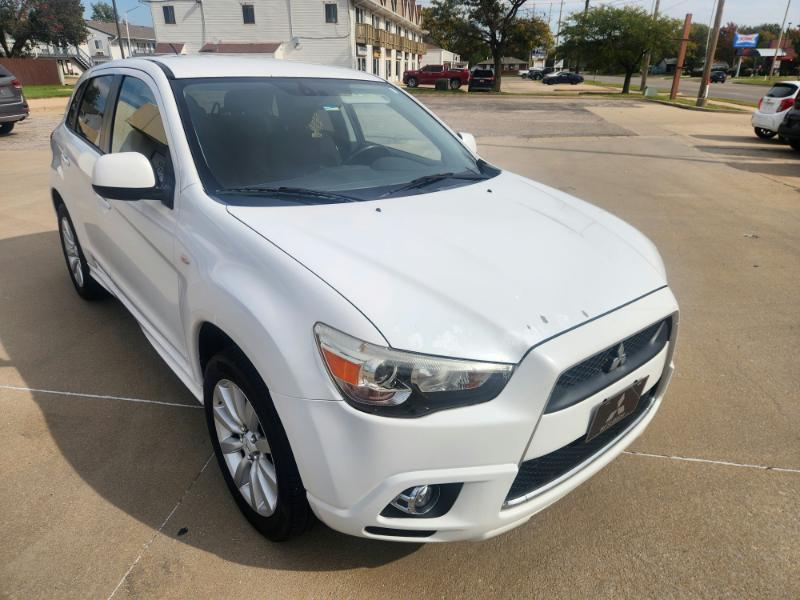 Mitsubishi Outlander Sport SE 4WD 2011