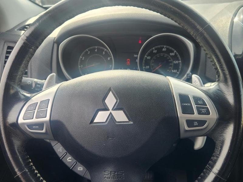 Mitsubishi Outlander Sport SE 4WD 2011