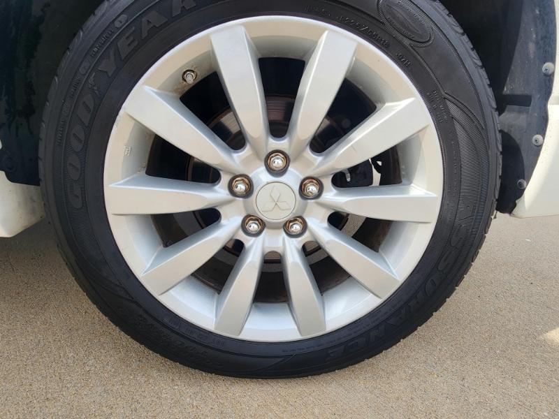 Mitsubishi Outlander Sport SE 4WD 2011