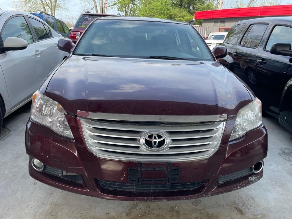Toyota Avalon XL 2010