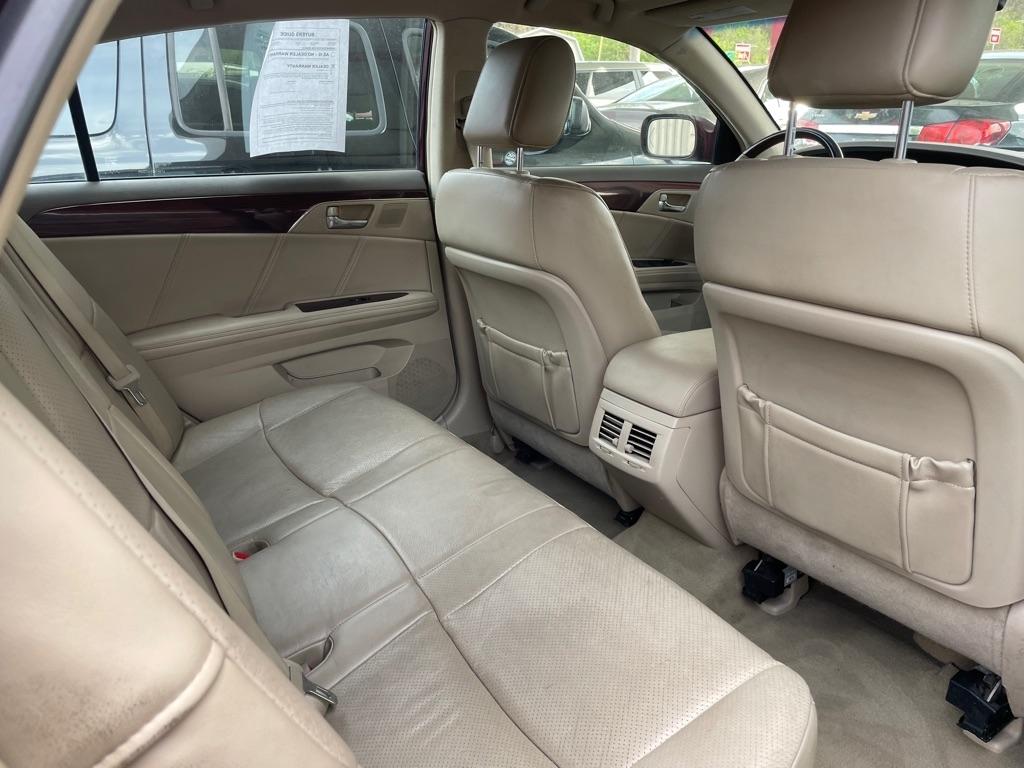 Toyota Avalon XL 2010