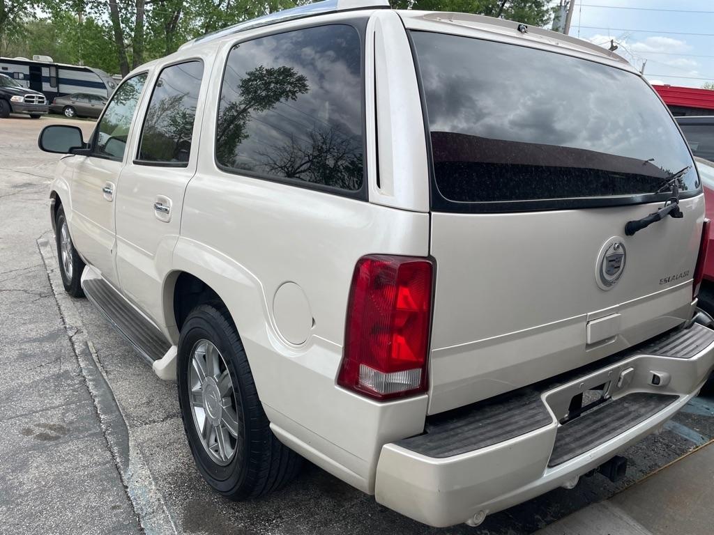 Cadillac Escalade 2WD 2002