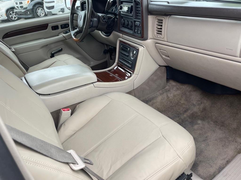 Cadillac Escalade 2WD 2002