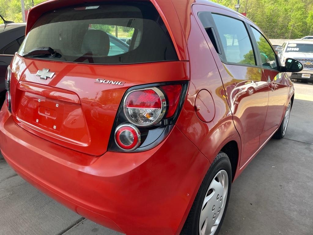 Chevrolet Sonic LS Auto 5-Door 2013