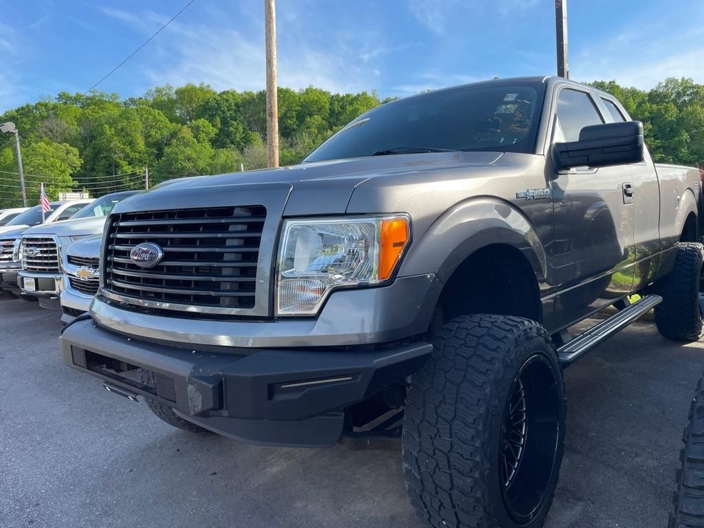 Ford F-150 XL SuperCab 8-ft. Bed 4WD 2014