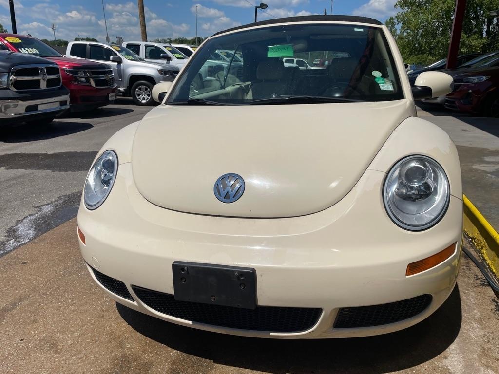 Volkswagen New Beetle SE Convertible 2008