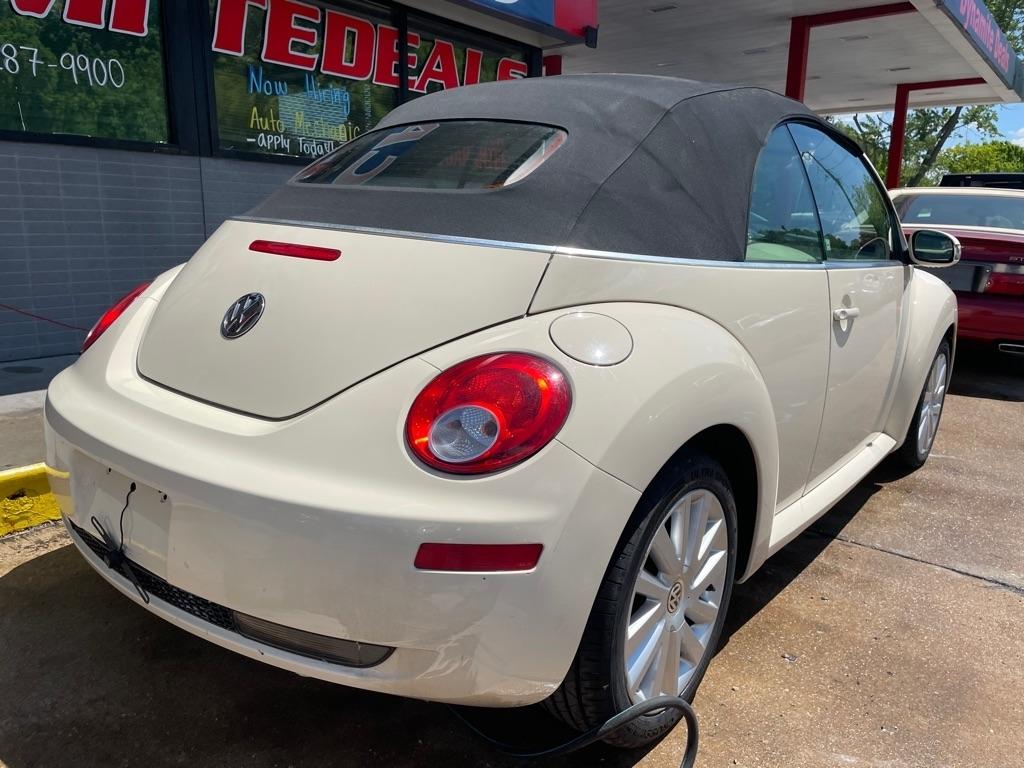 Volkswagen New Beetle SE Convertible 2008
