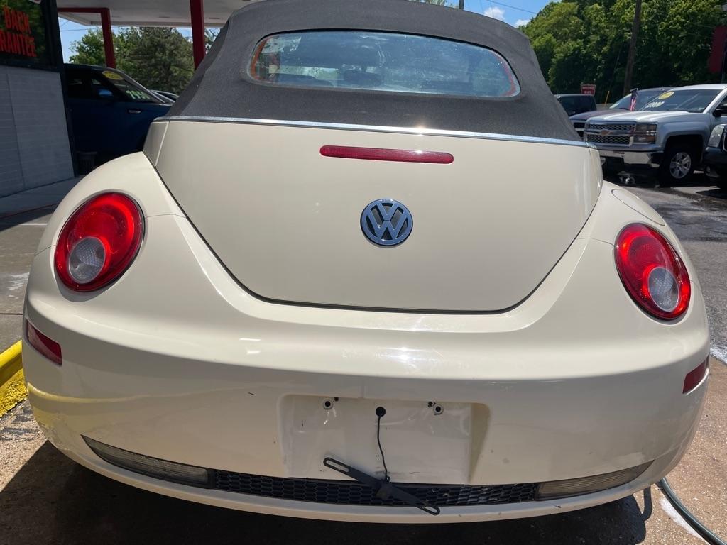 Volkswagen New Beetle SE Convertible 2008