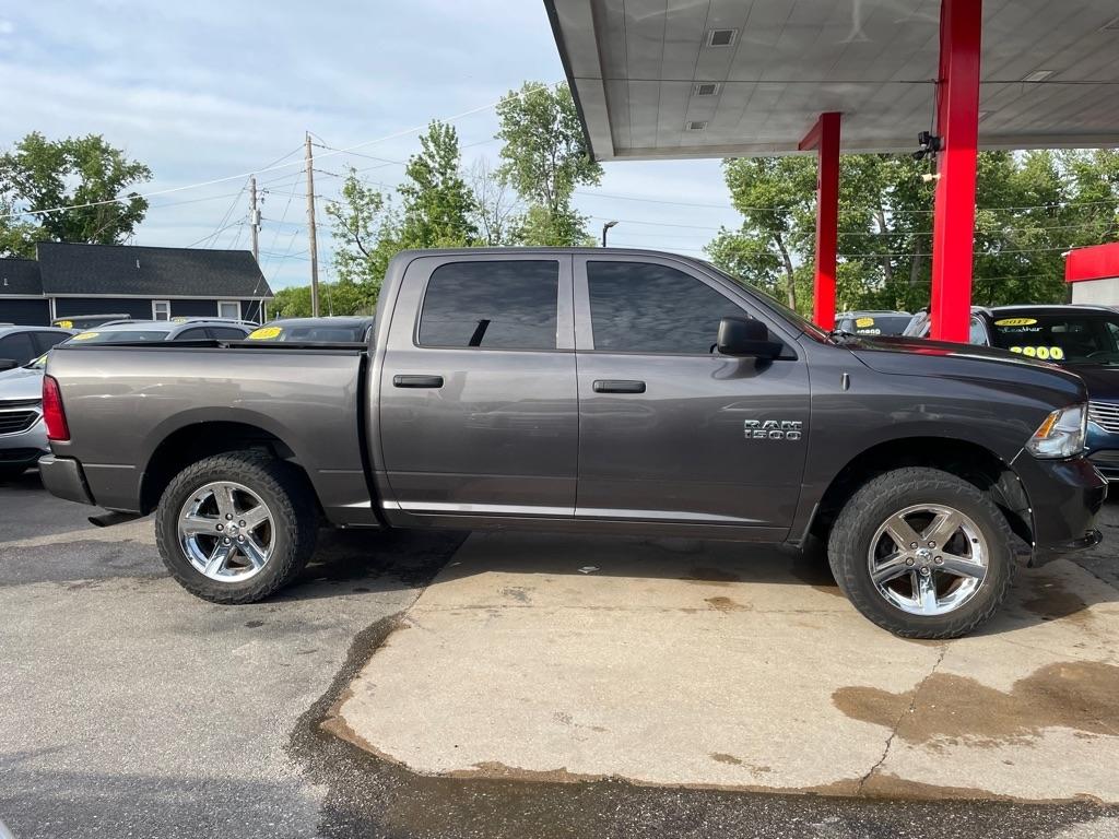 RAM 1500 Tradesman Crew Cab SWB 4WD 2015