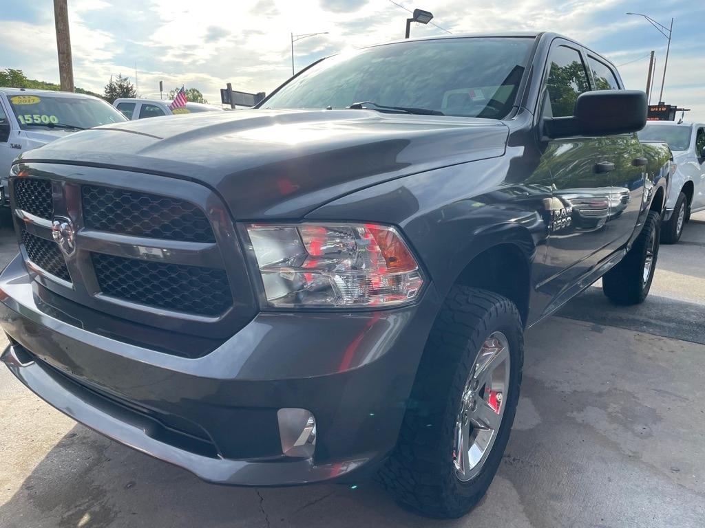 RAM 1500 Tradesman Crew Cab SWB 4WD 2015