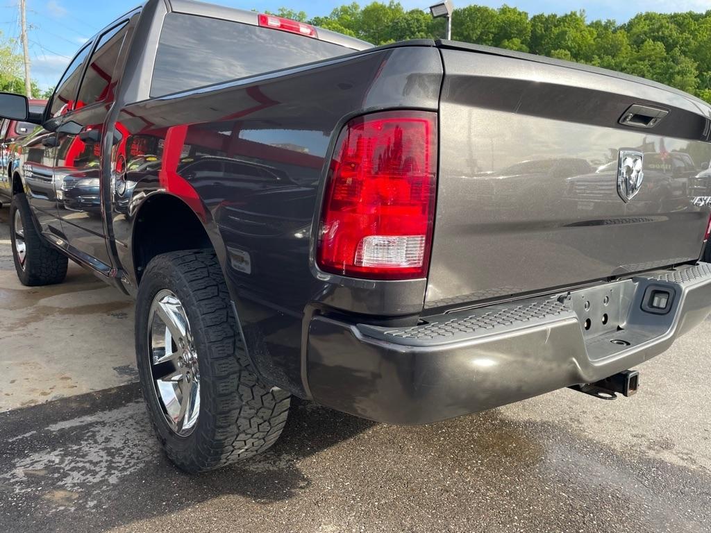 RAM 1500 Tradesman Crew Cab SWB 4WD 2015