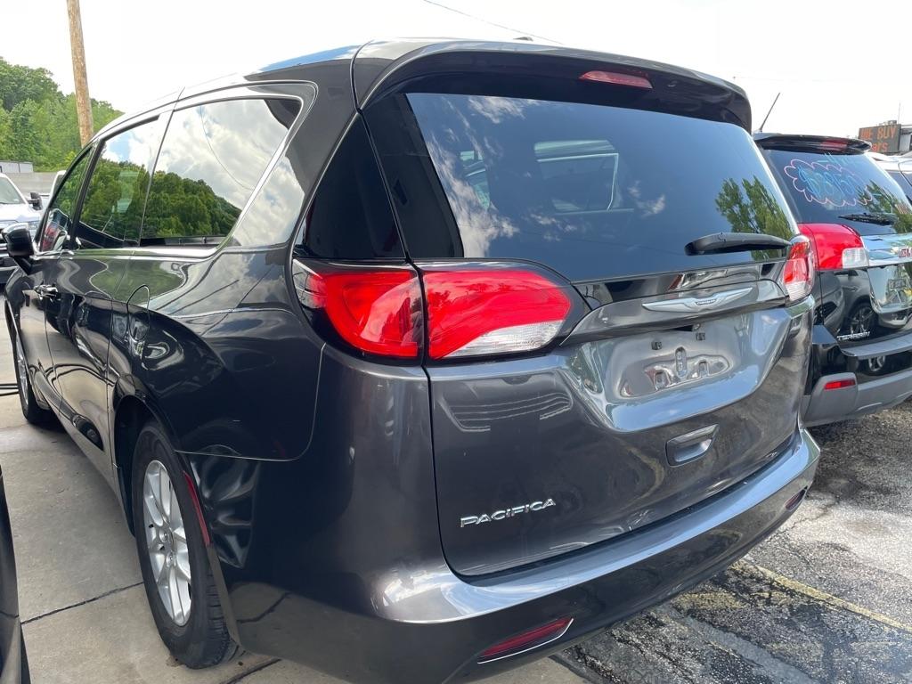 Chrysler Pacifica Touring 2017