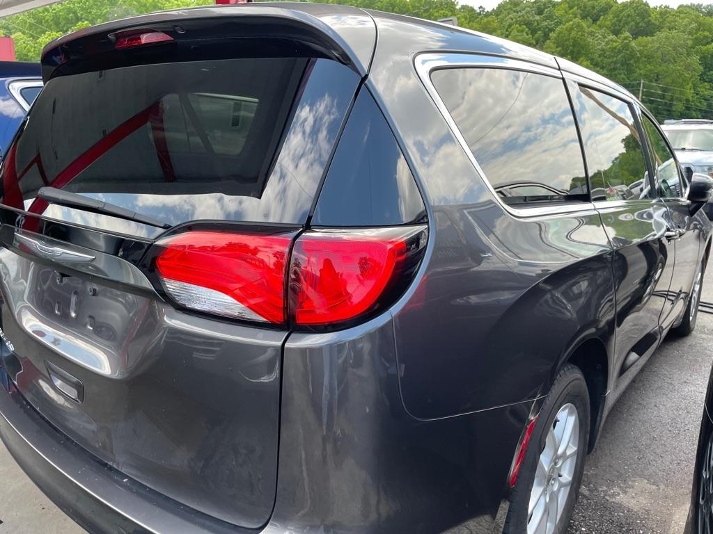 Chrysler Pacifica Touring 2017