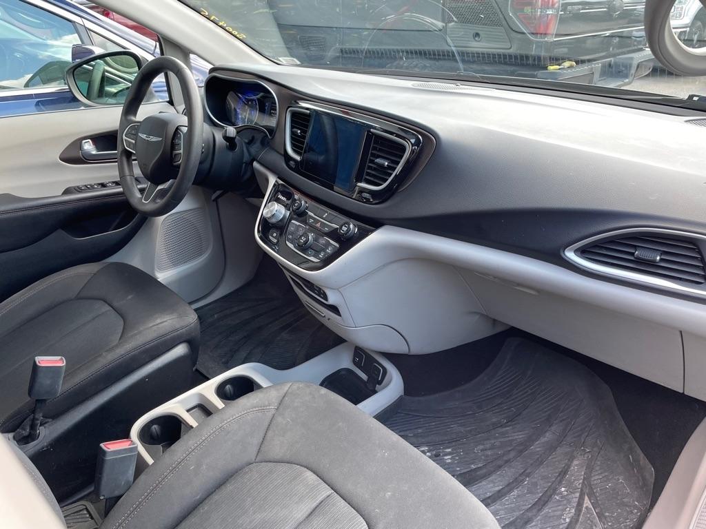 Chrysler Pacifica Touring 2017