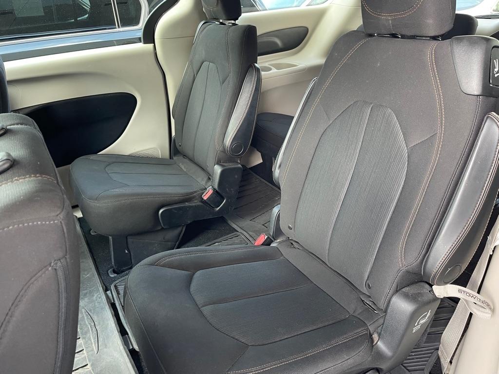 Chrysler Pacifica Touring 2017