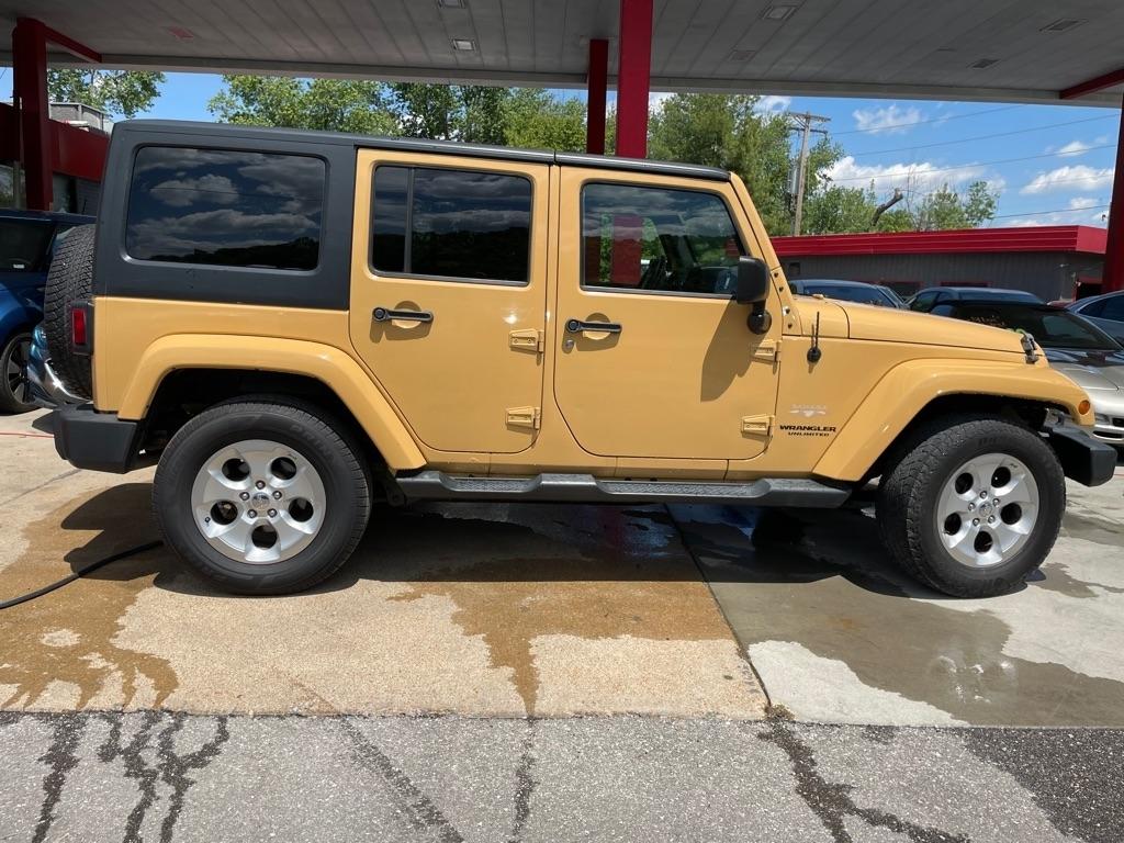 Jeep Wrangler Unlimited Sahara 4WD 2014