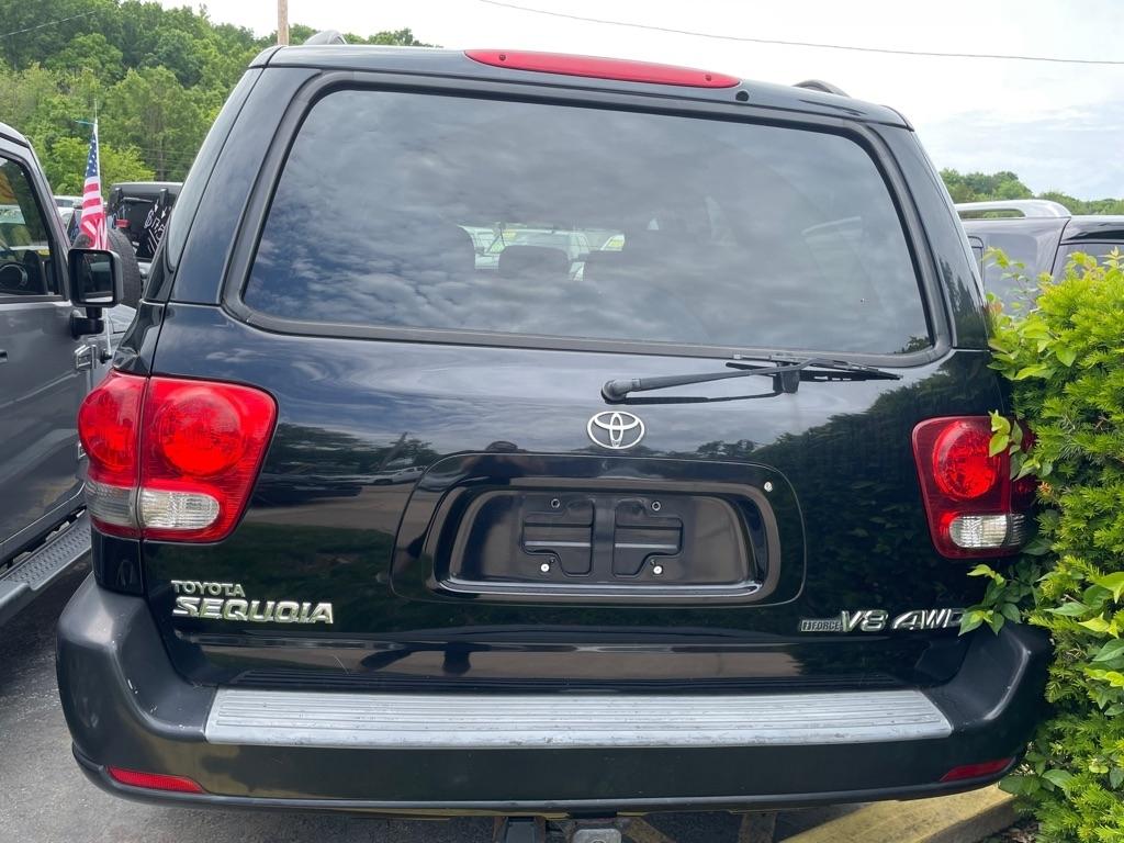 Toyota Sequoia SR5 4WD 2006