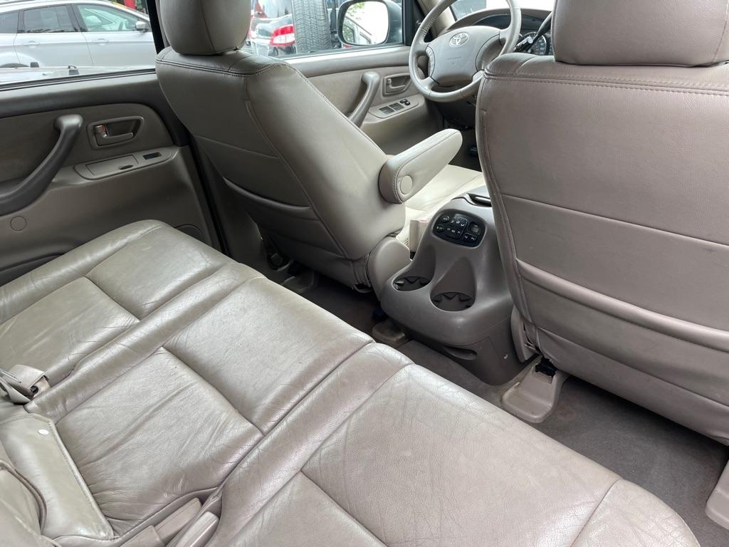 Toyota Sequoia SR5 4WD 2006