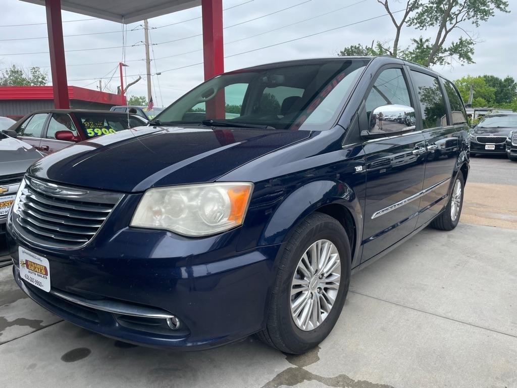 Chrysler Town & Country Touring-L 2014