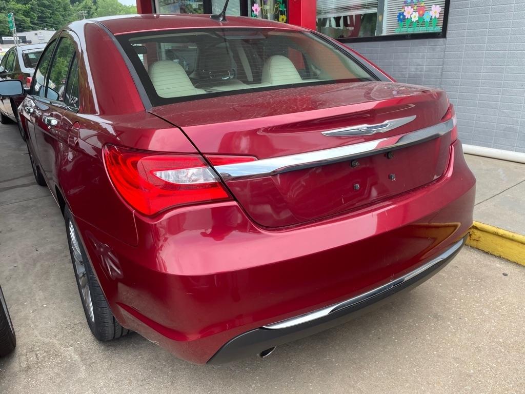 Chrysler 200 Limited 2011